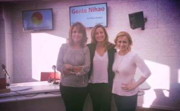 Carmen Mª García en Radio Internacional Carmen Mª García, presidenta de FWW, en los estudios de Radio Internacional.