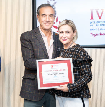 Carmen Mª García, galardonada en los Premios AEEN 2018