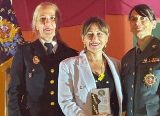 Carmen Mª García, galardonada por su labor solidaria al frente de Acción EsPorTi